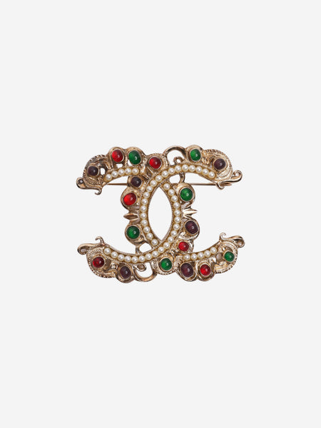 Gold vintage CC brooch product image