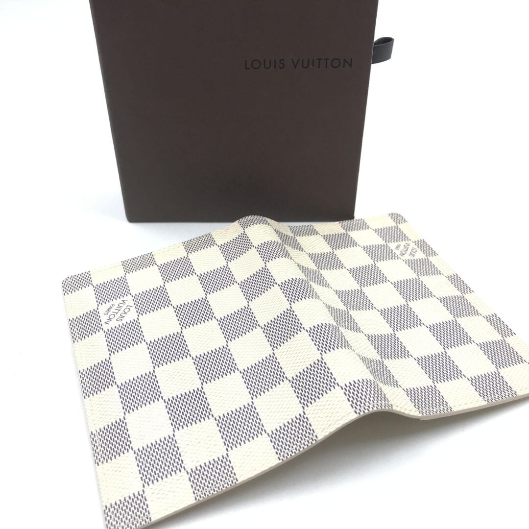 Cream Damier Azur passport cover Wallets, Purses & Small Leather Goods Louis Vuitton 