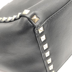 Black Rockstud leather tote bag