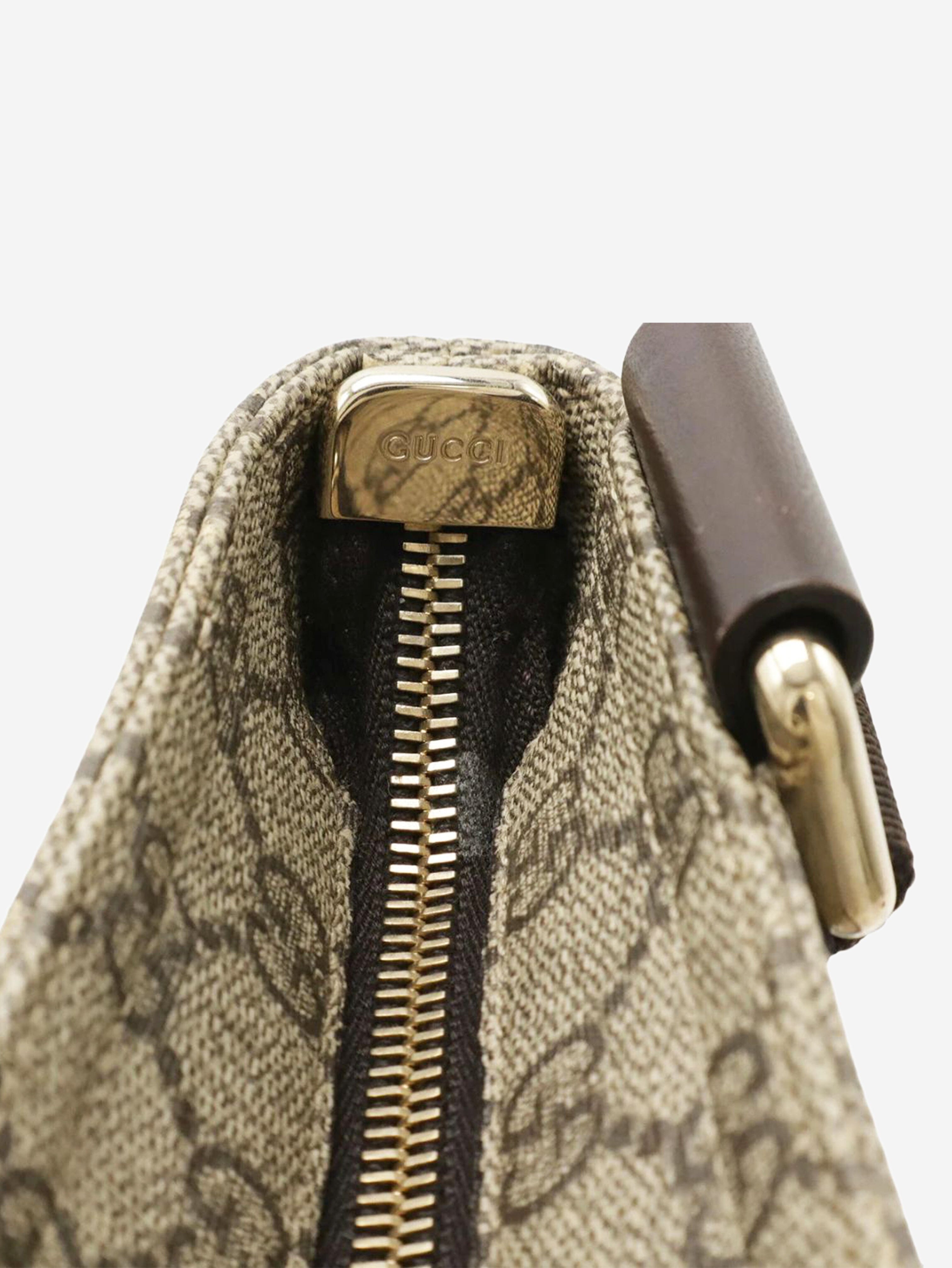 Brown GG Supreme shoulder bag Shoulder bags Gucci 