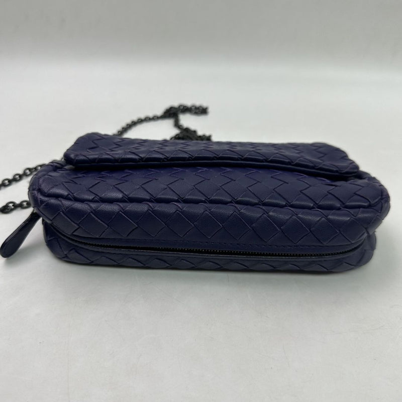 Blue Intrecciato leather crossbody pouch bag