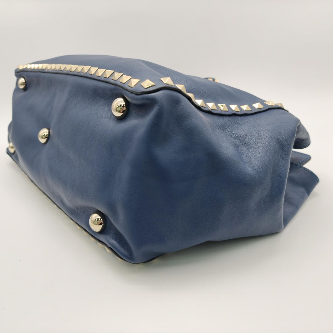 Blue Rockstud leather shoulder bag