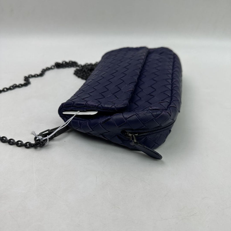 Blue Intrecciato leather crossbody pouch bag