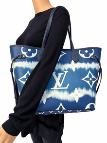 Blue 2020 Neverfull MM Escale tote bag Tote Bags Louis Vuitton 