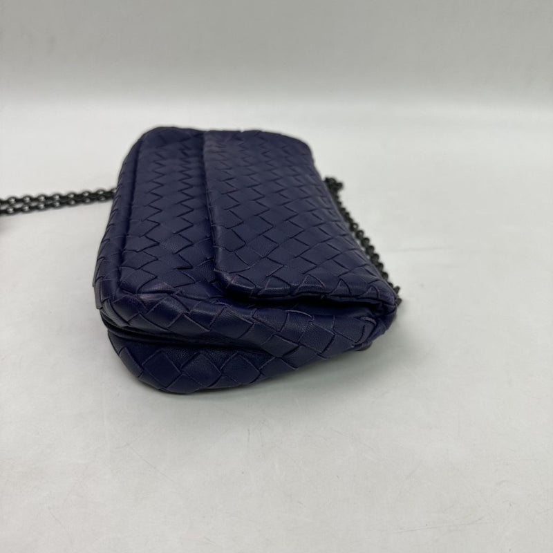 Blue Intrecciato leather crossbody pouch bag