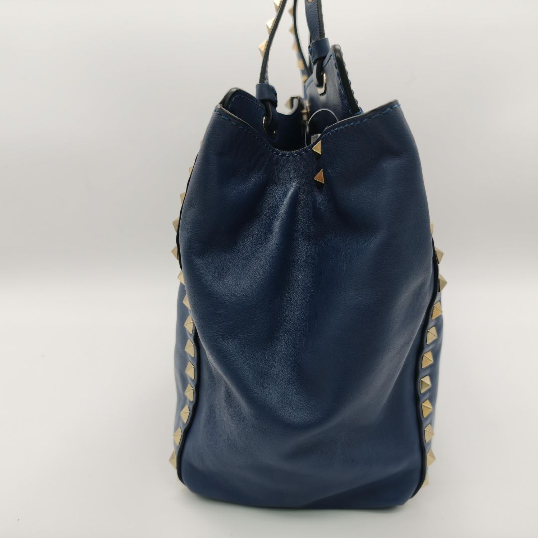 Blue Rockstud leather shoulder bag