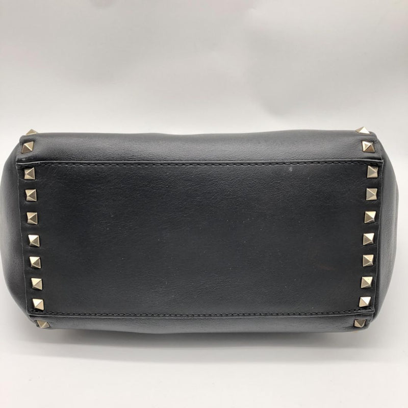 Black Rockstud leather tote bag