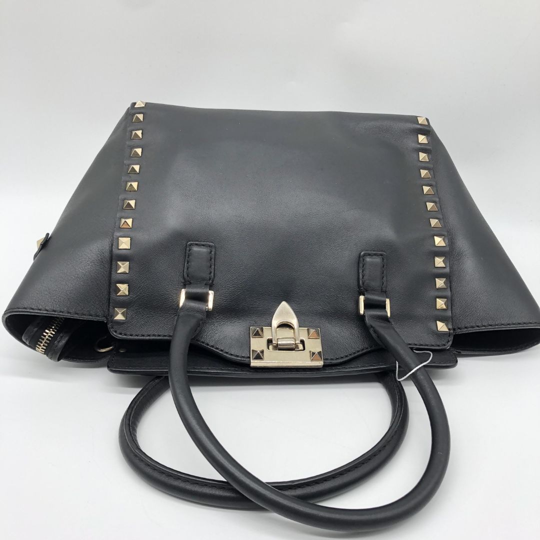 Black Rockstud leather tote bag