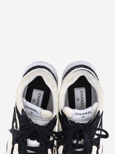 Chanel Cream and black CC suede trainers - size EU 42