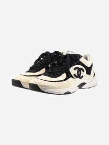 Chanel Cream and black CC suede trainers - size EU 42