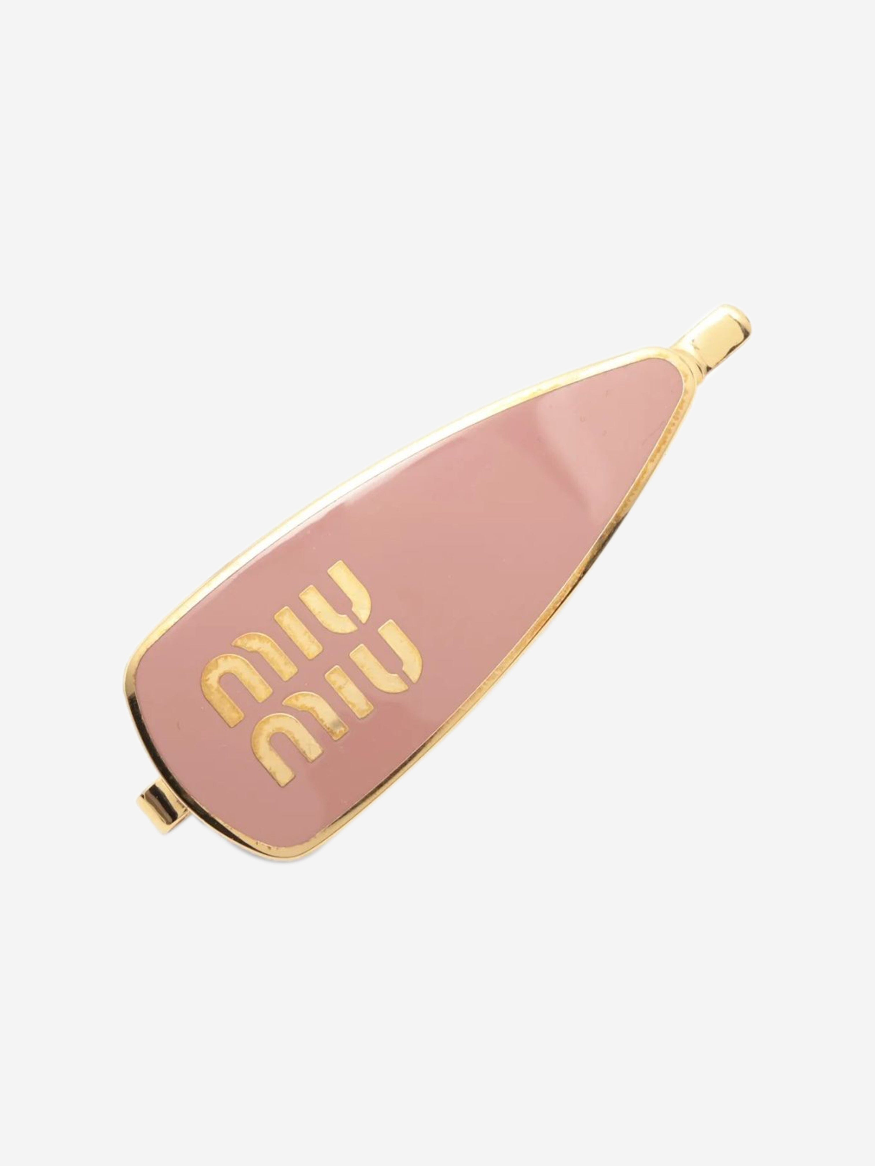 Miu Miu ゴールド ヘアピン　ピンク Miu Miu pre-owned gold and pink metal logo hair clip | Sign of the