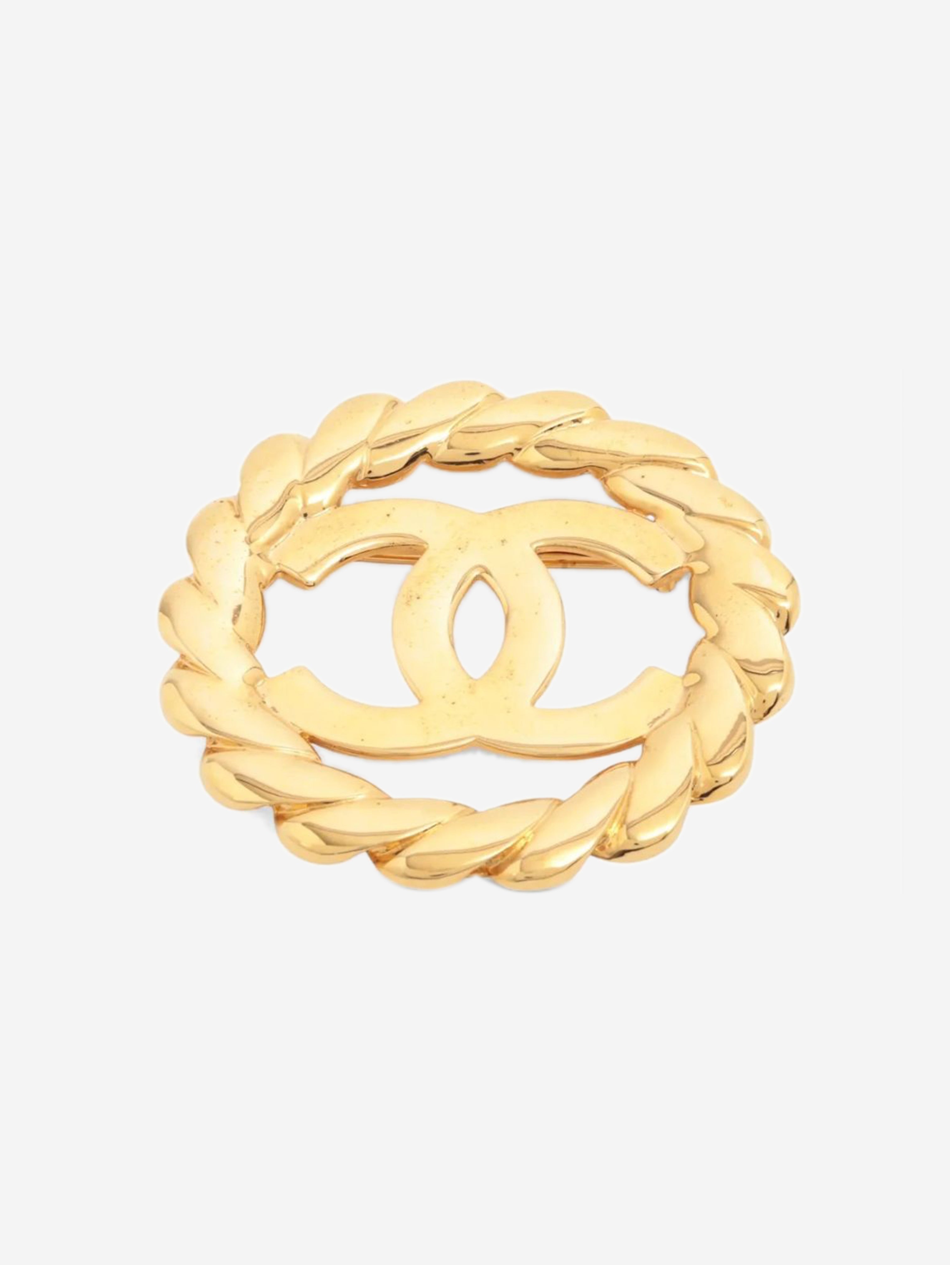Gold Coco Mark wreath 25 brooch