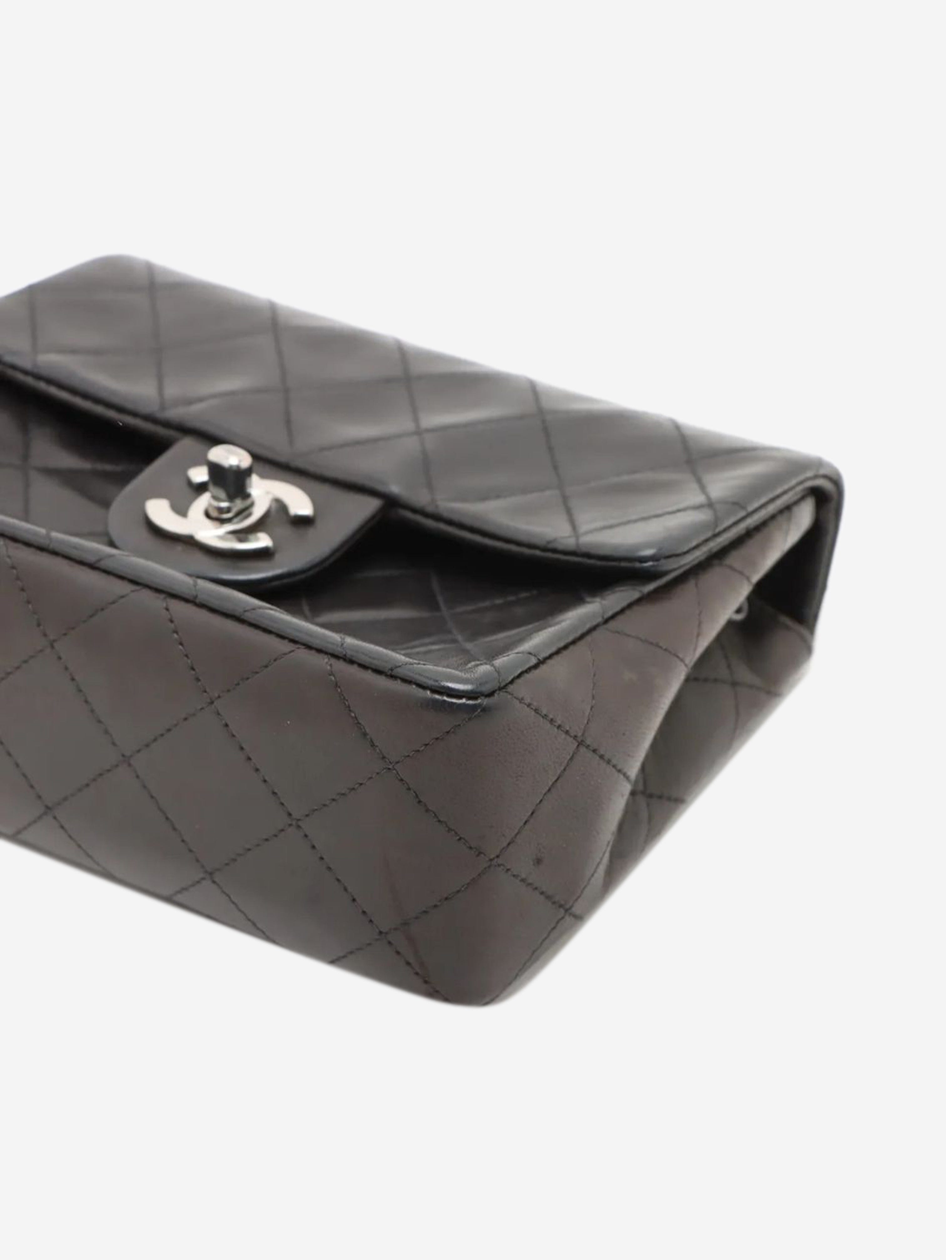 Black vintage 1996 mini lambskin Classic Single Flap bag Shoulder bags Chanel 