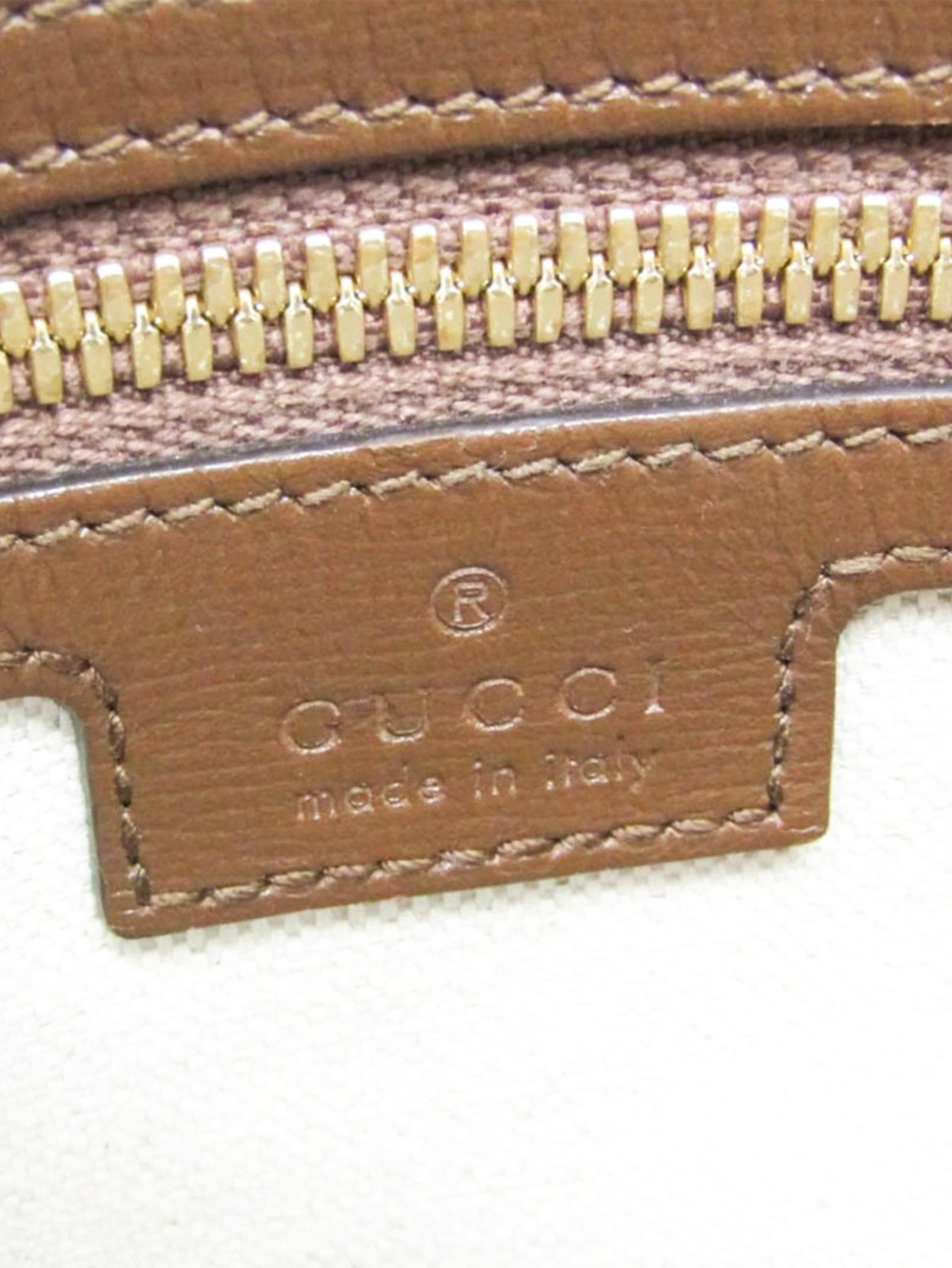 Brown GG Supreme messenger bag Shoulder bags Gucci 