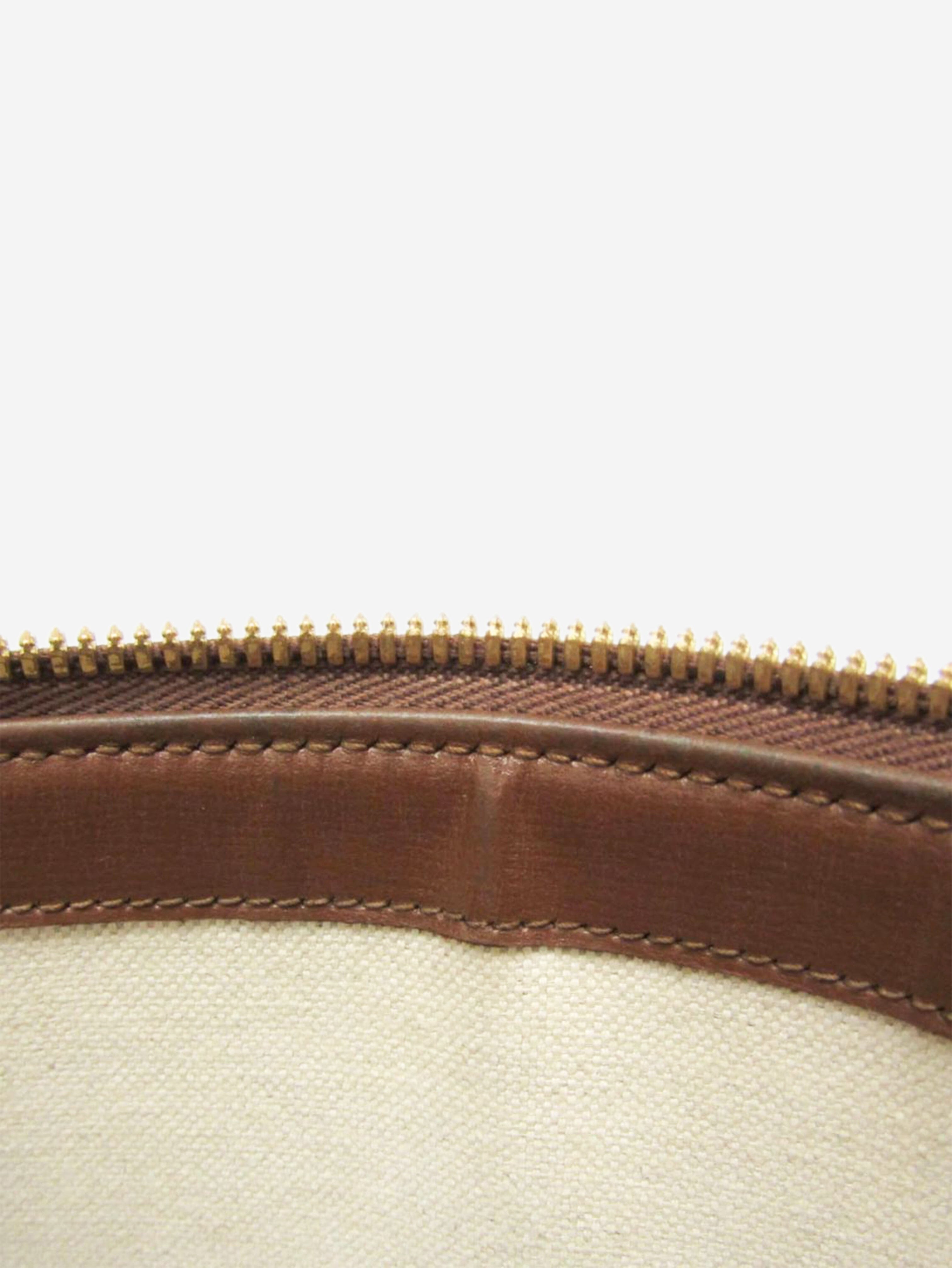 Brown GG Supreme messenger bag Shoulder bags Gucci 