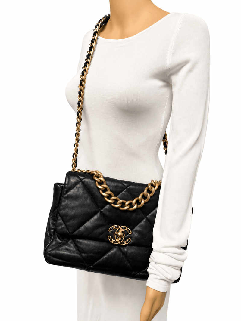 Black 19 lambskin quilted chain shoulder bag Shoulder bags Chanel 