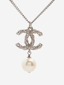 Chanel Silver CC necklace with faux pearl detail