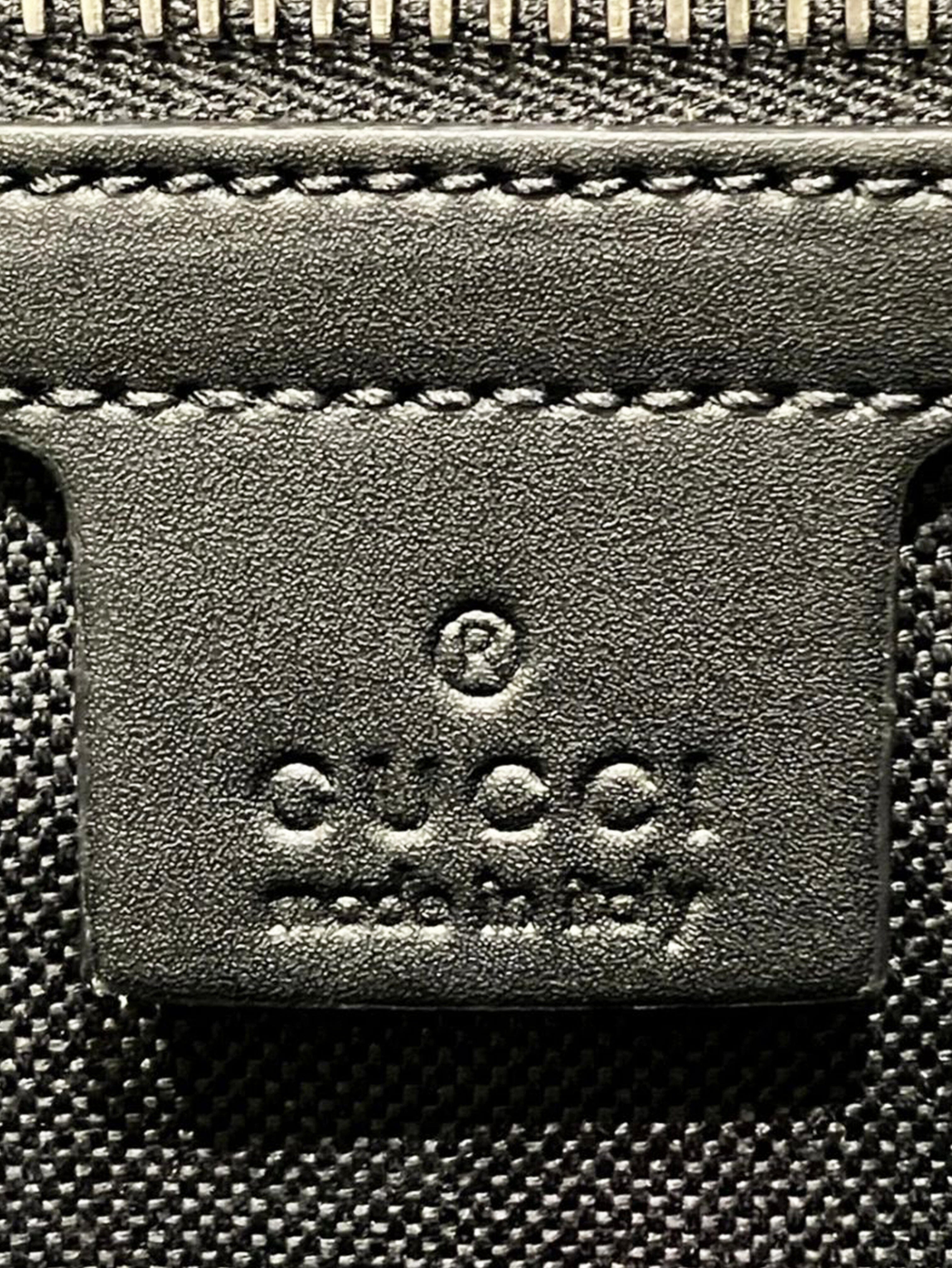 Black GG Supreme canvas shoulder bag Shoulder bags Gucci 