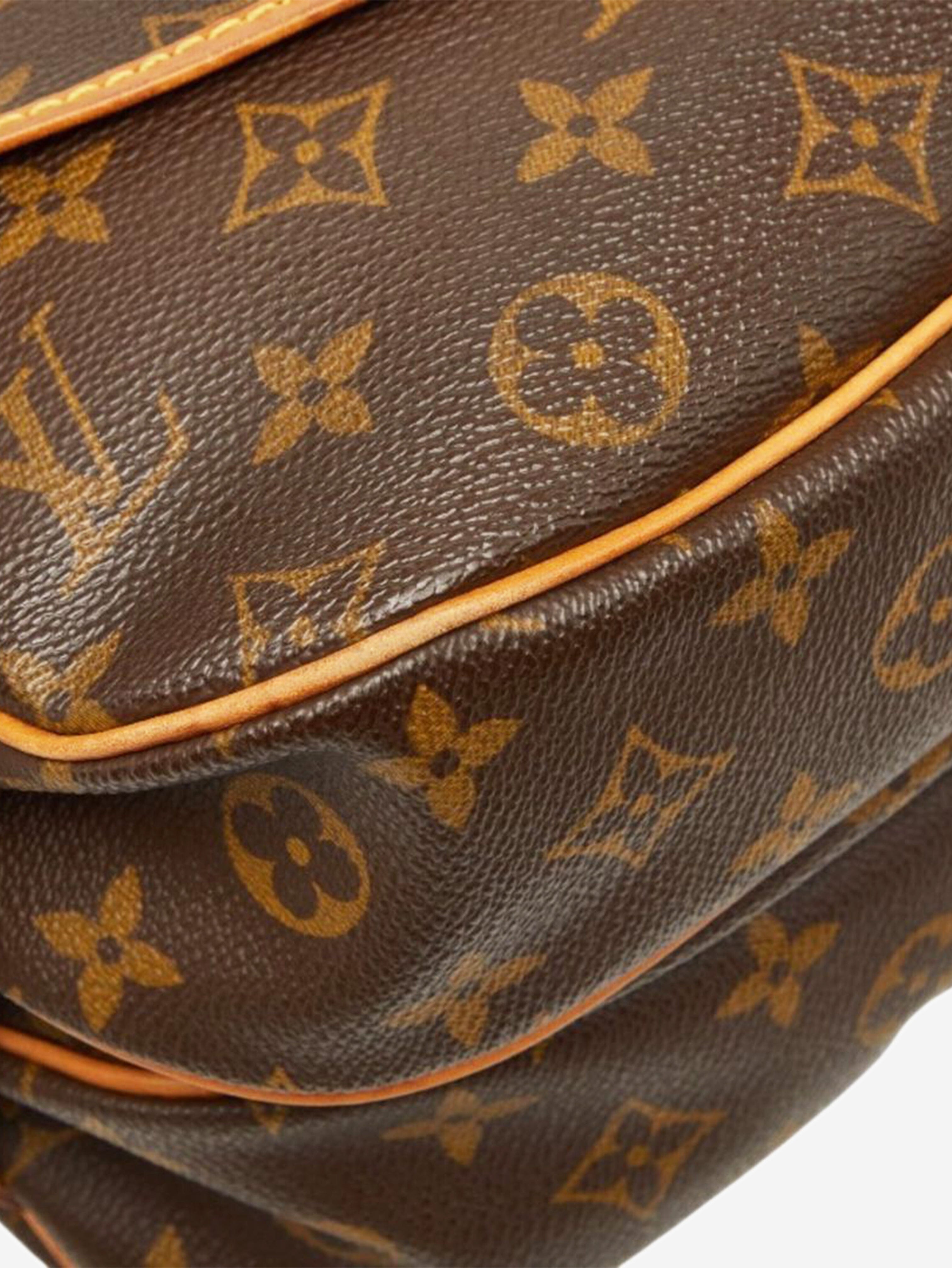 Brown vintage 1990 Monogram Saumur 30 bag Cross-body Bags Louis Vuitton 