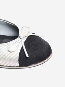 Chanel Silver and black ballet flats - size EU 38 (UK 5)