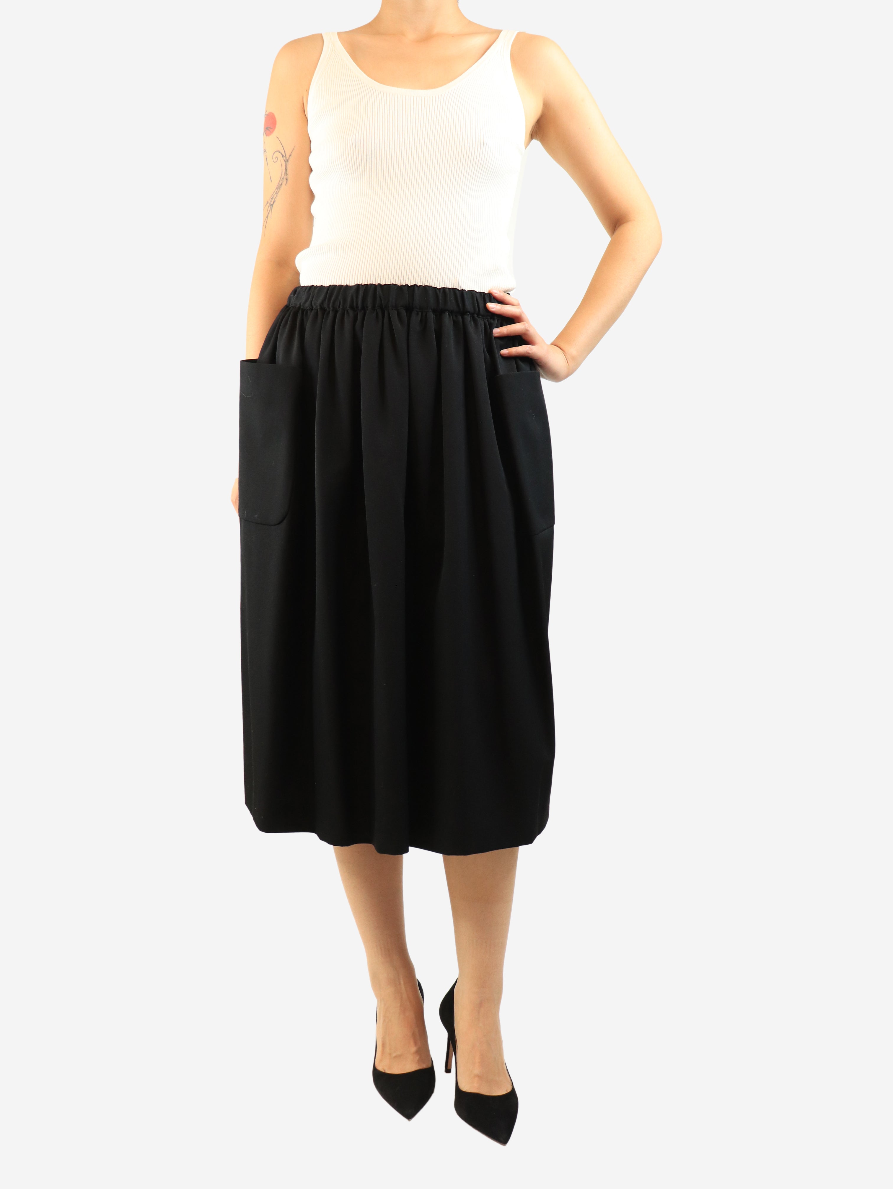 Black elasticated pocket skirt - size S