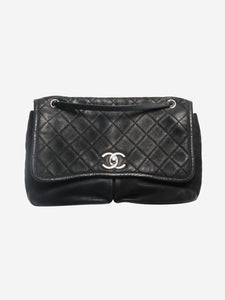 Chanel Black 2011 lambskin quilted messenger bag