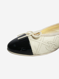 Chanel White ballet flats with cc and diamond stitching - size EU 38.5