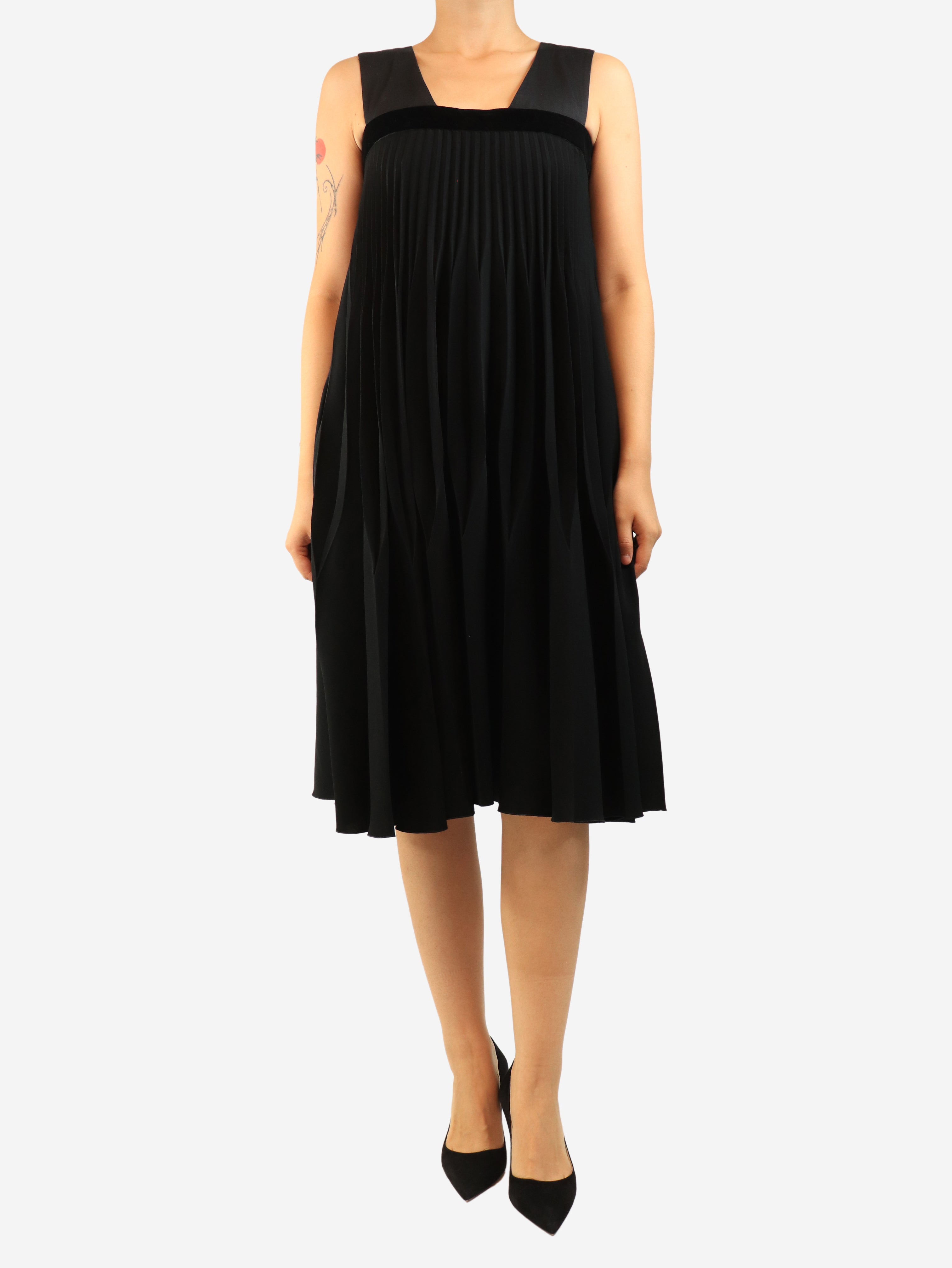 Black pleated mini dress - size