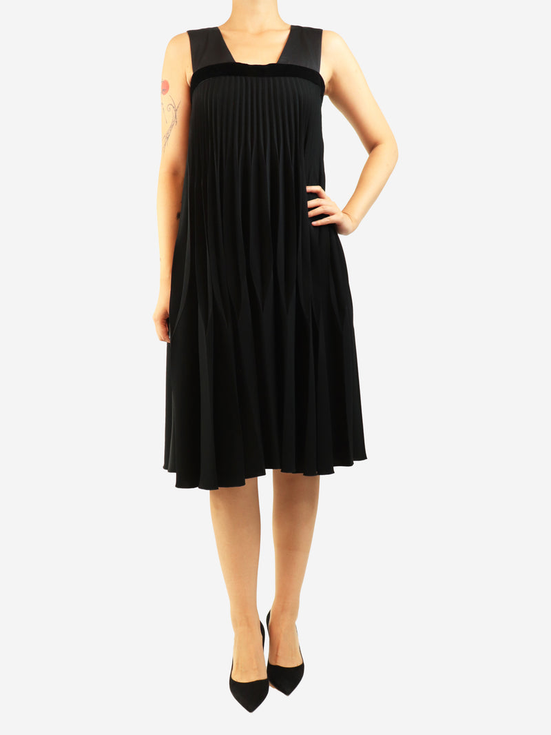 Black pleated mini dress - size