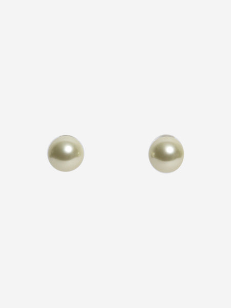 Cream pearl earrings product image