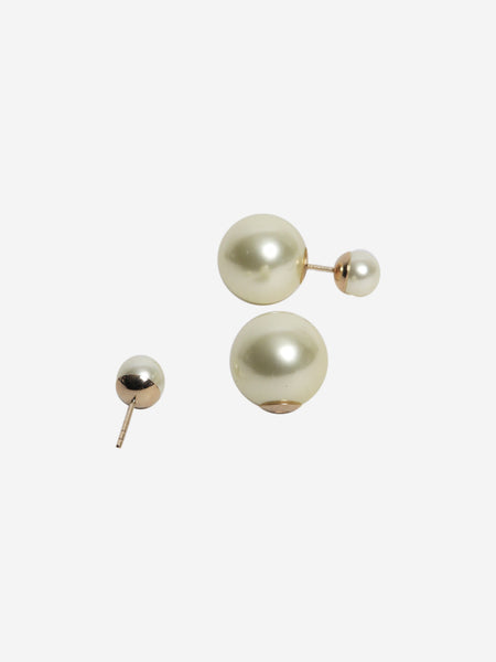 Cream pearl earrings alternate image