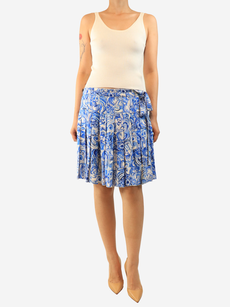 Blue pleated tile-print mini skirt - size UK 12