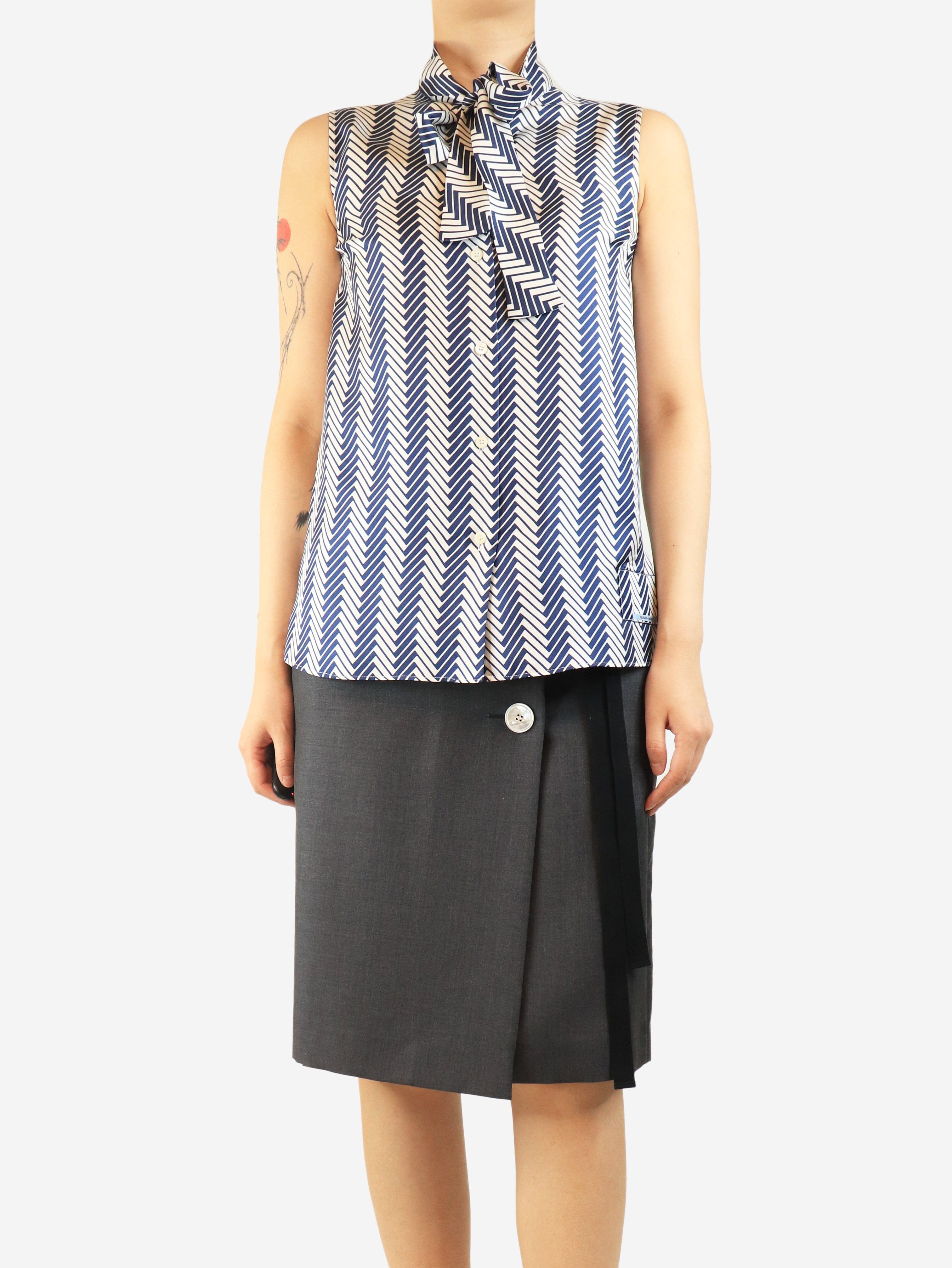 Blue silk sleeveless zig-zag blouse - size UK 8 Tops Prada 