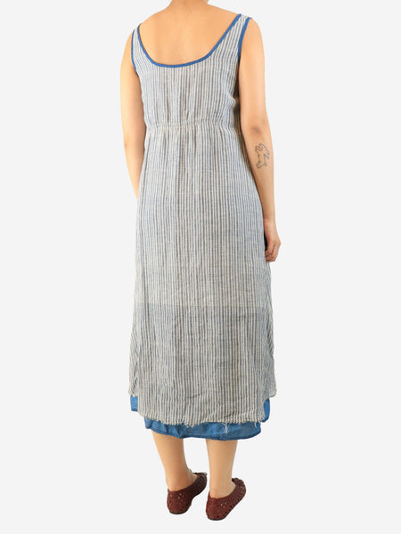 Blue and white sleeveless striped dress - size alternate image