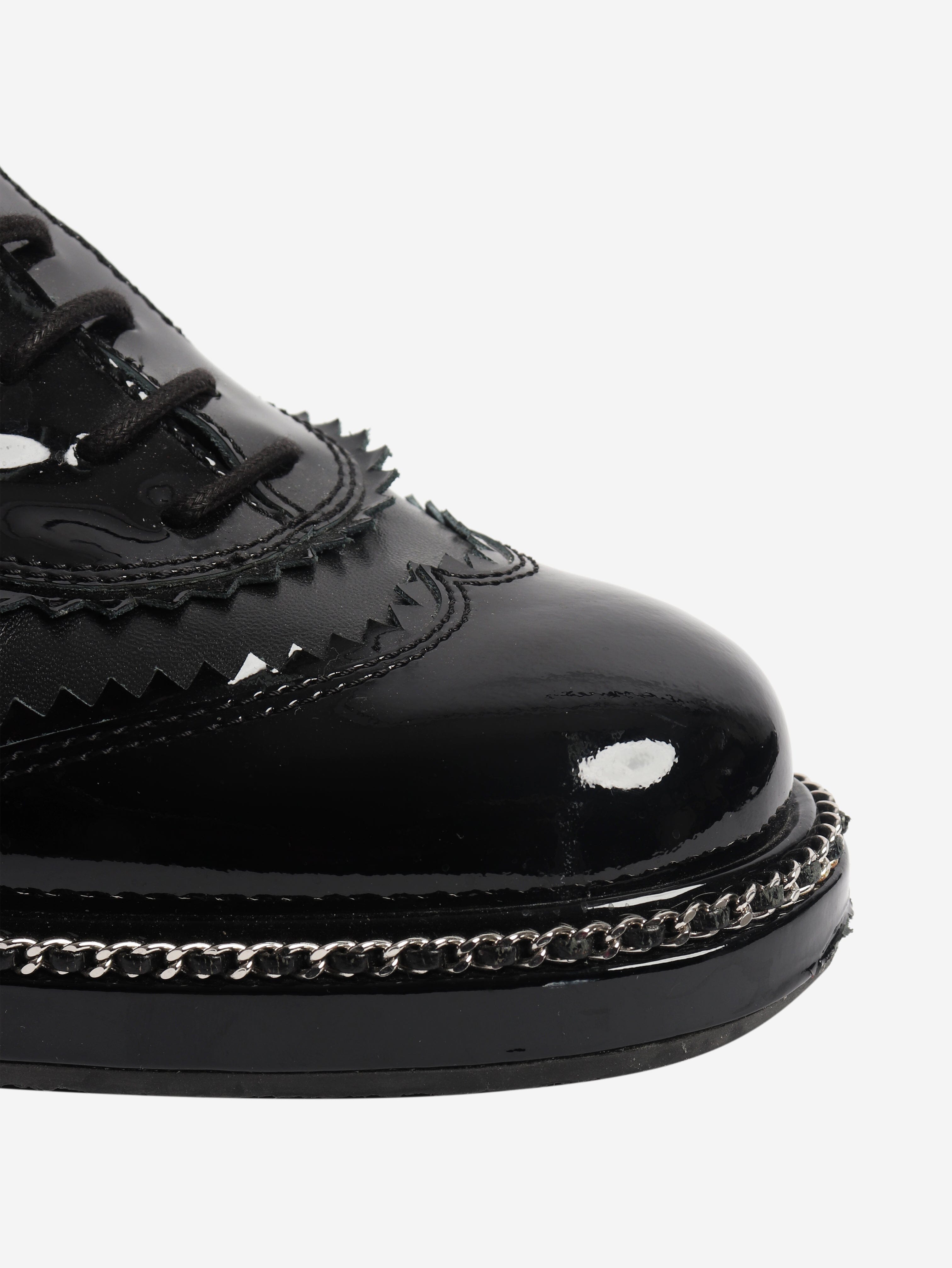 Black contrast-finish brogues - size EU 37.5 Flat Shoes Chanel 
