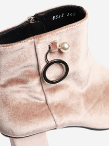 Yuul Yie Neutral velvet block heel boots - size EU 39 (UK 6)