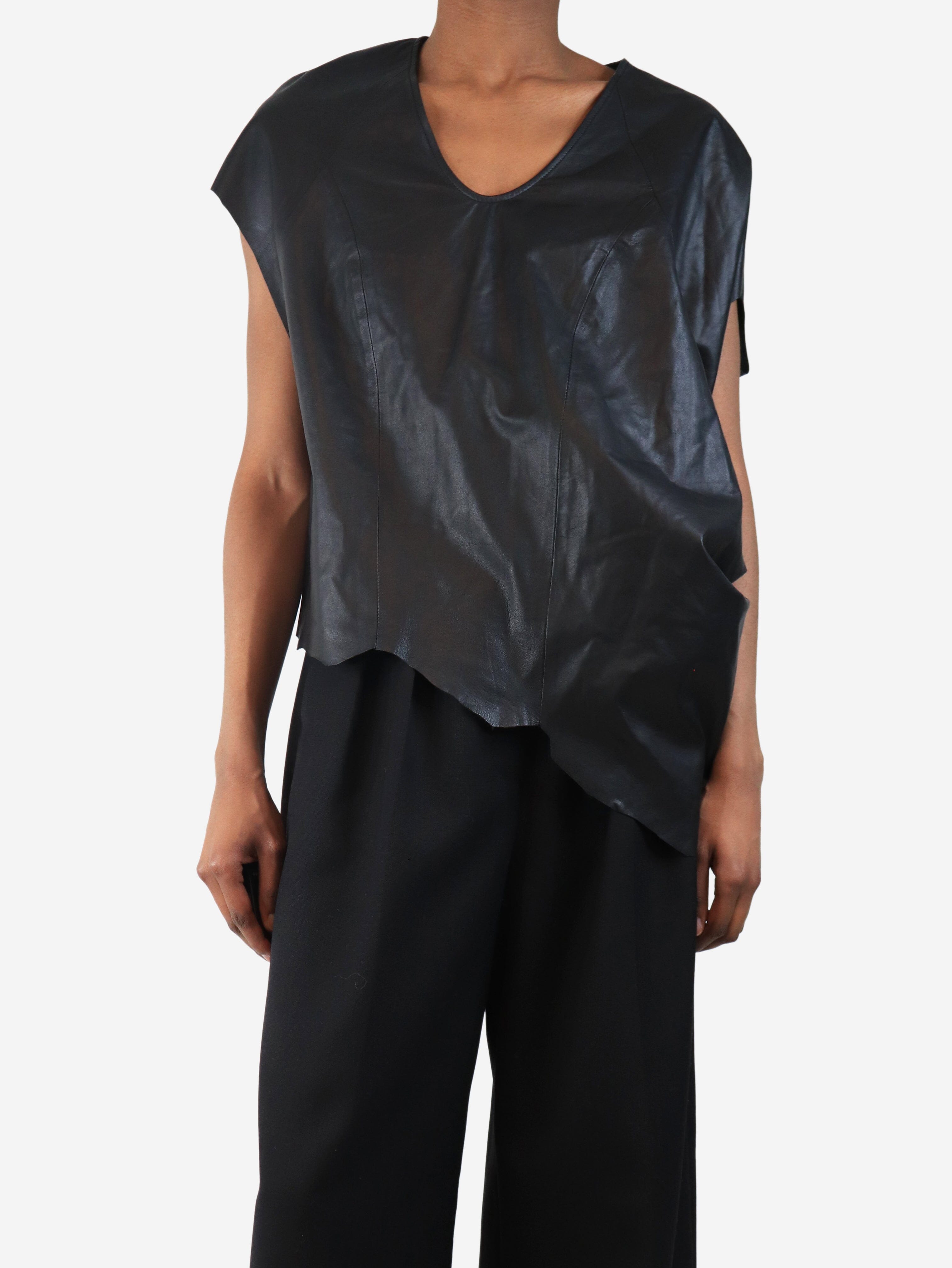 Black jag-hem leather top - size XS Tops Helmut Lang 