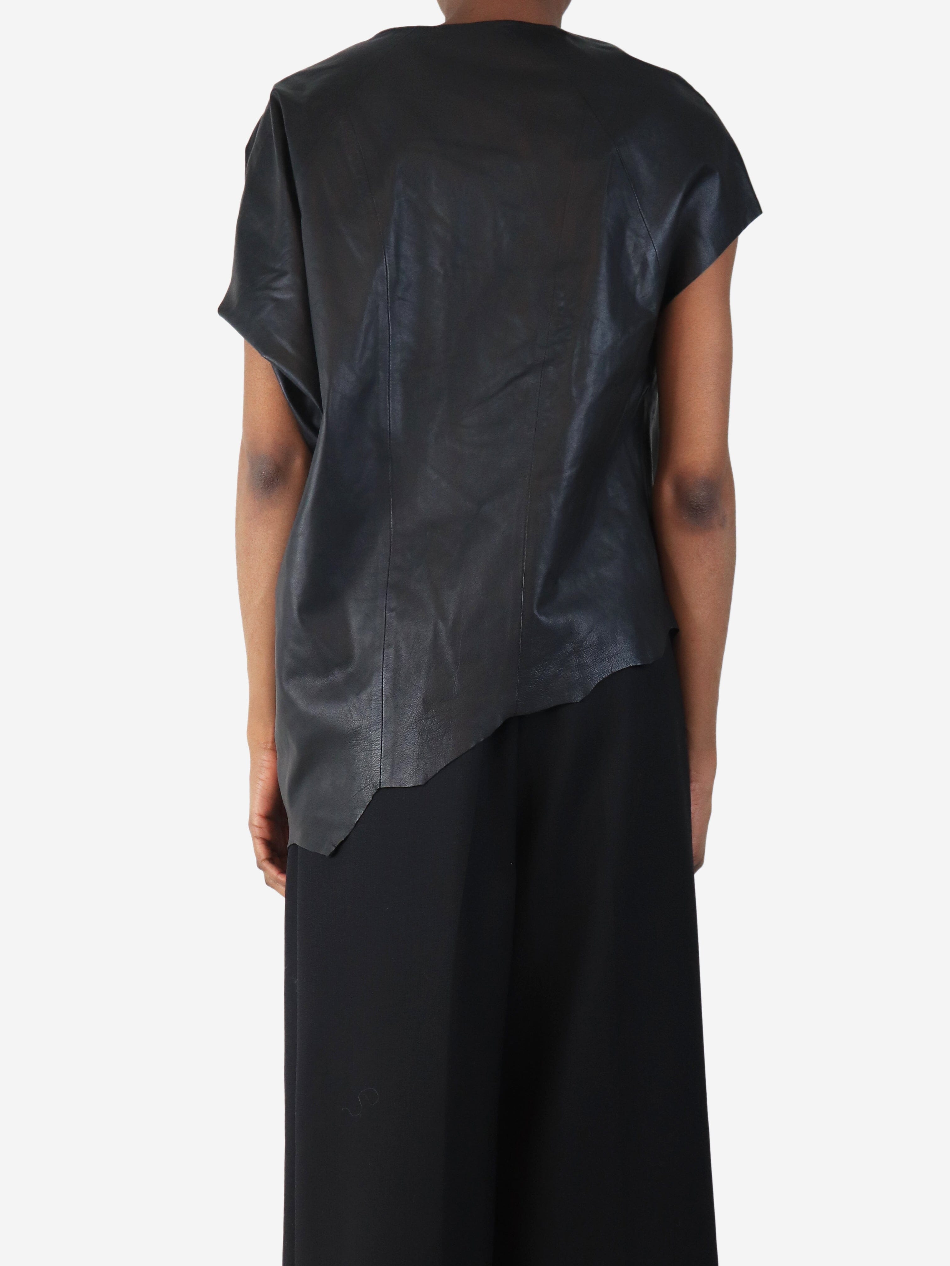 Black jag-hem leather top - size XS Tops Helmut Lang 