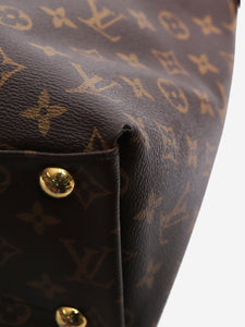 Louis Vuitton Brown 2019 V Tote MM top handle bag