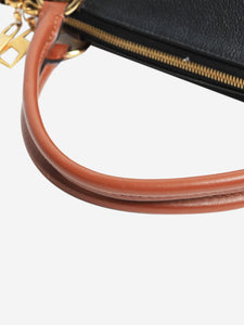 Louis Vuitton Brown 2019 V Tote MM top handle bag