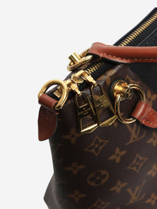 Louis Vuitton Brown 2019 V Tote MM top handle bag