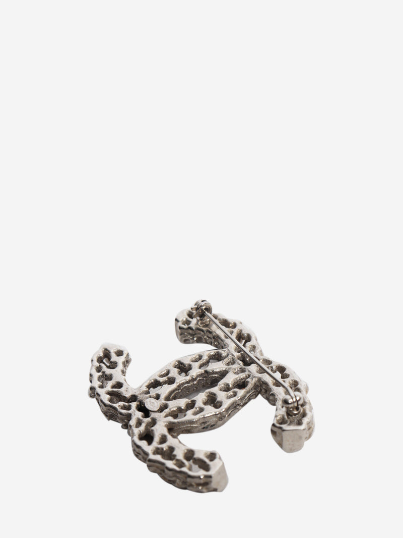 Silver textured openwork CC brooch Brooches Chanel 