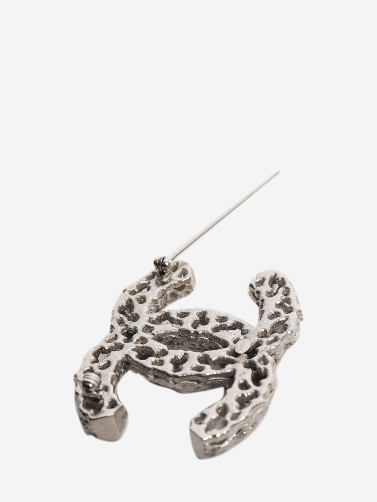 Silver textured openwork CC brooch Brooches Chanel 