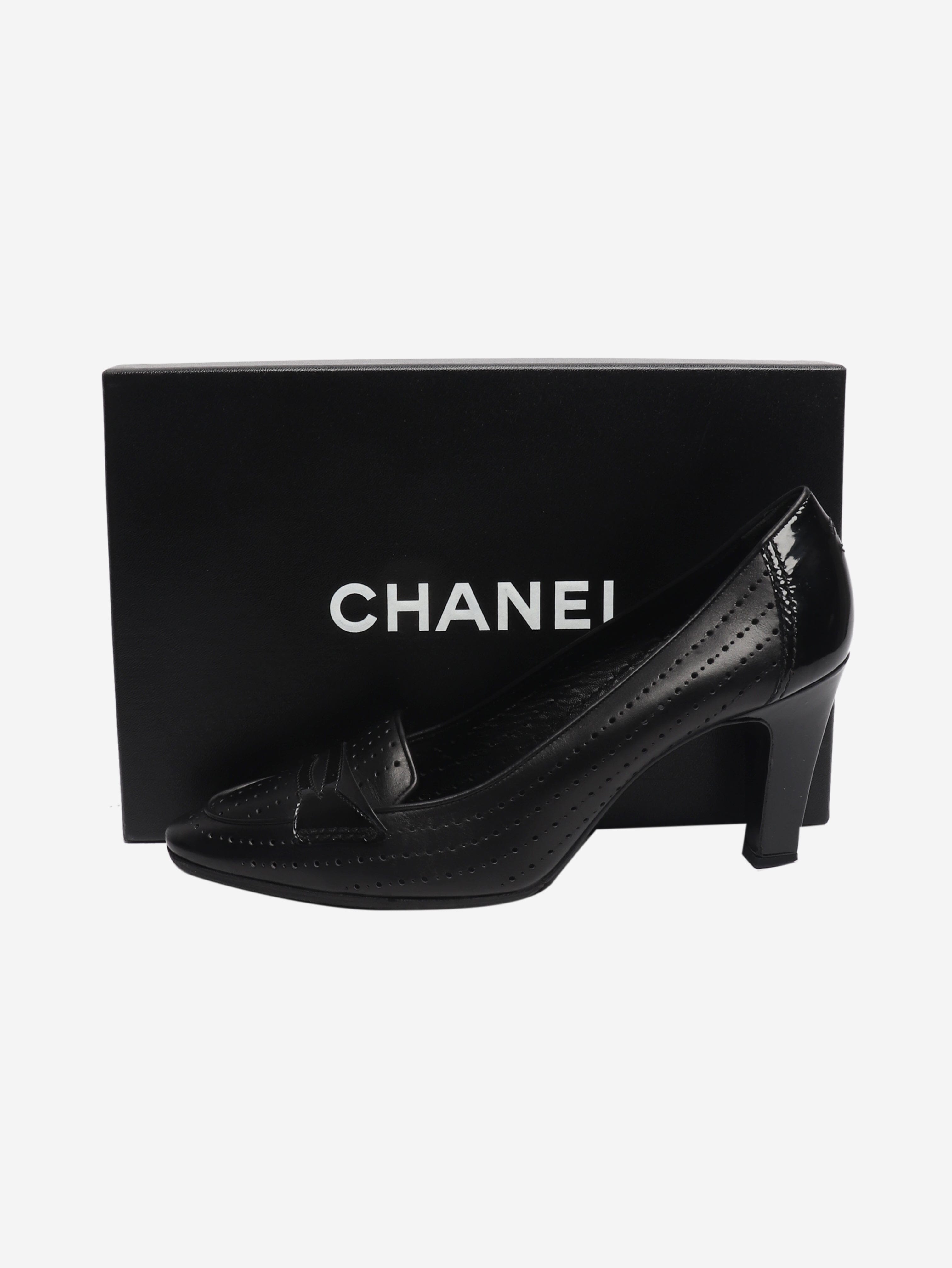 Black perforated leather pumps - size EU 40.5