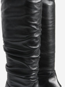 Stuart Weitzman Stuart Weitzman Black ruched flat boots - size US 7 (UK 4.5)