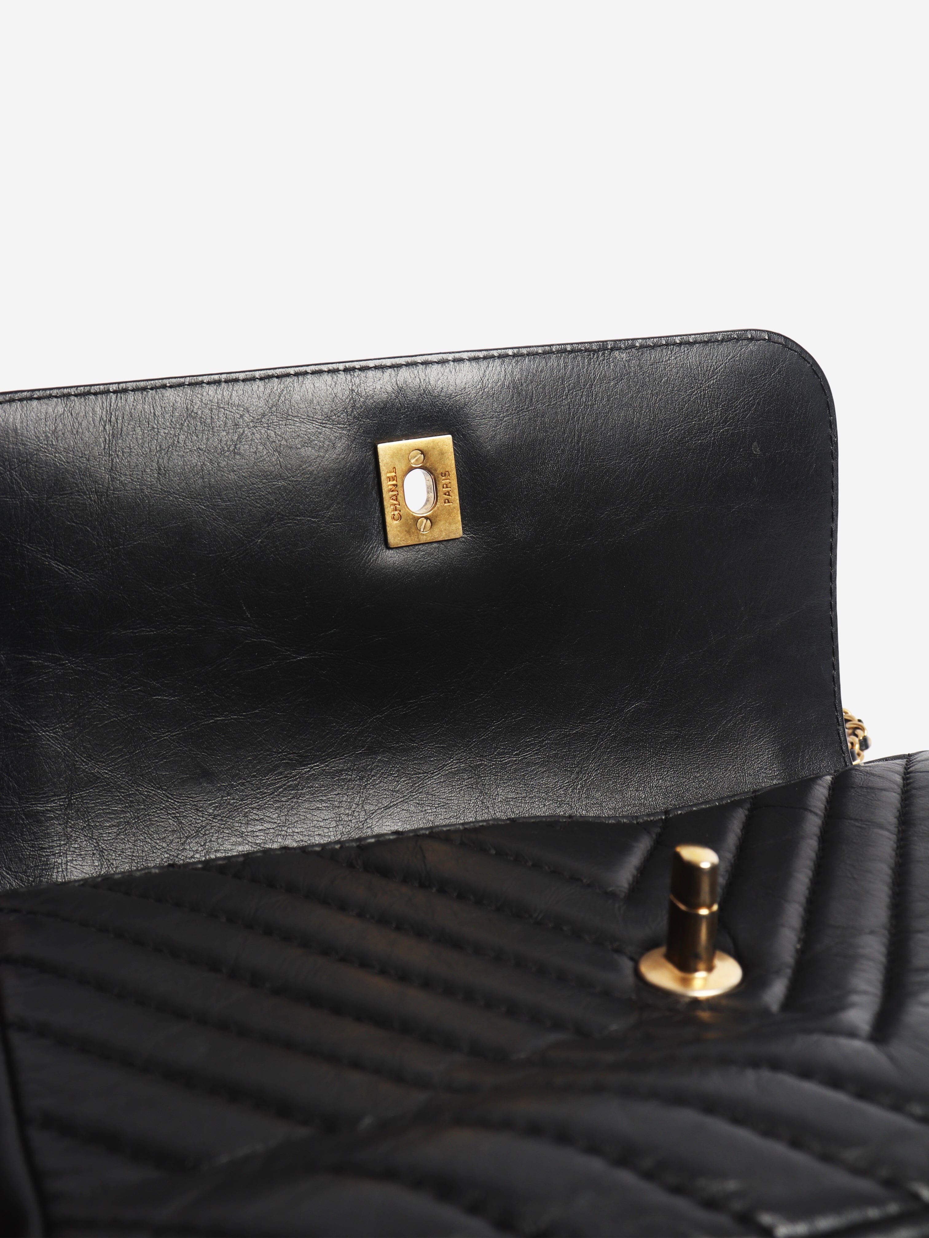 Black 2017 aged calfskin top handle bag Bags Chanel 