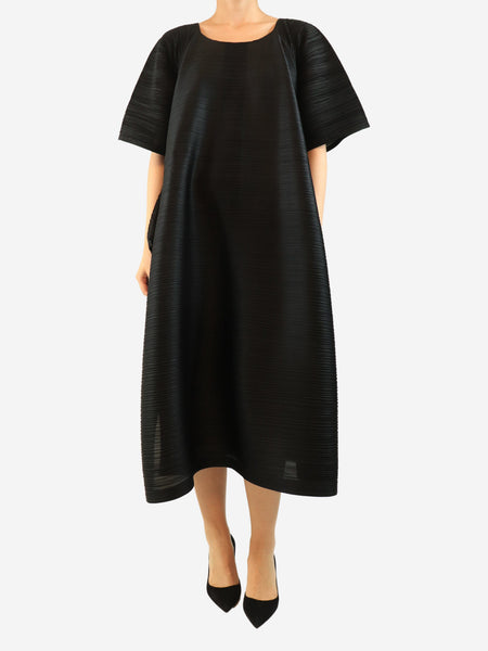 Black short-sleeved pleated dress - One size product image