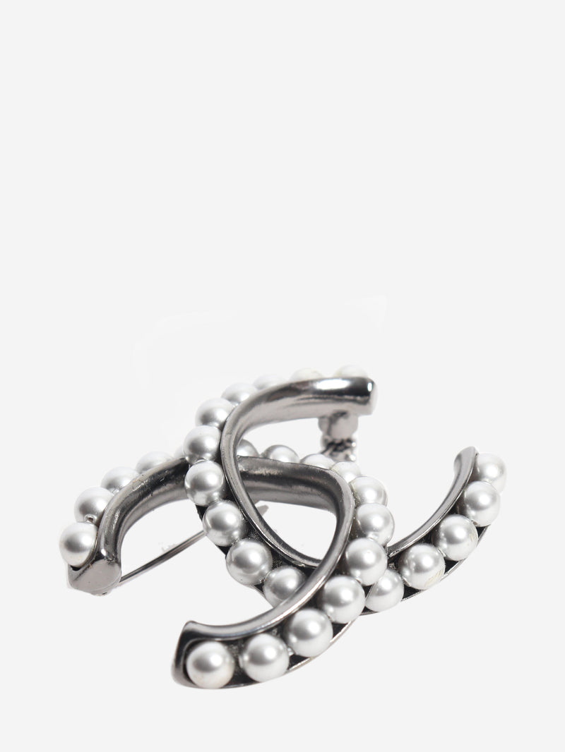 Gunmetal pearl CC brooch Brooches Chanel 