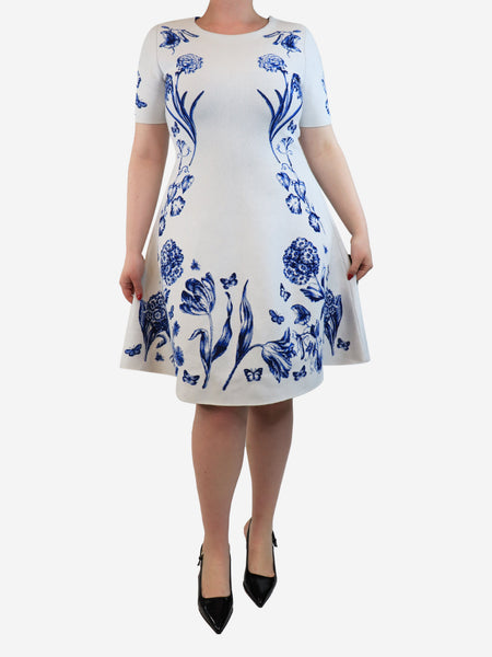 White and blue floral printed dress - size L product image