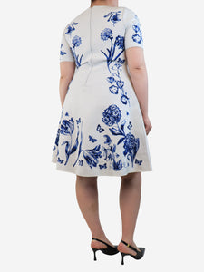 Oscar De La Renta White and blue floral printed dress - size L